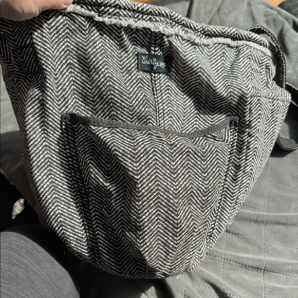 Thirty-One Black and White Chevron Shoulder Bag - Picture 6 of 14